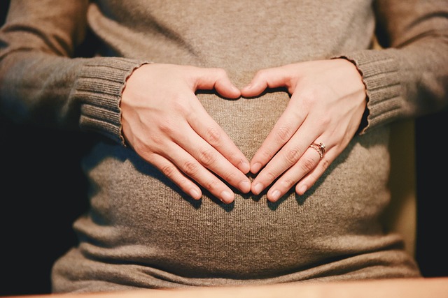 První příznaky těhotenství a jak je rozpoznat