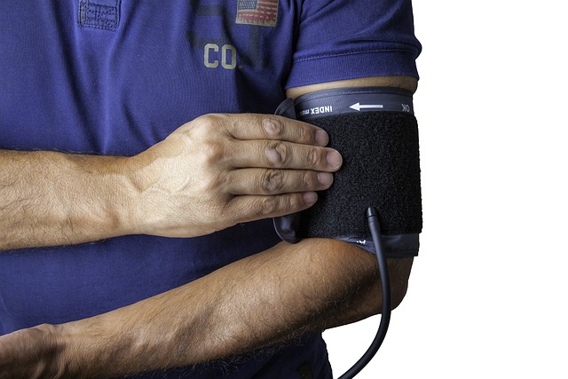 5. ‌Důležitost pravidelného měření krevního tlaku a jak správně používat tonometr