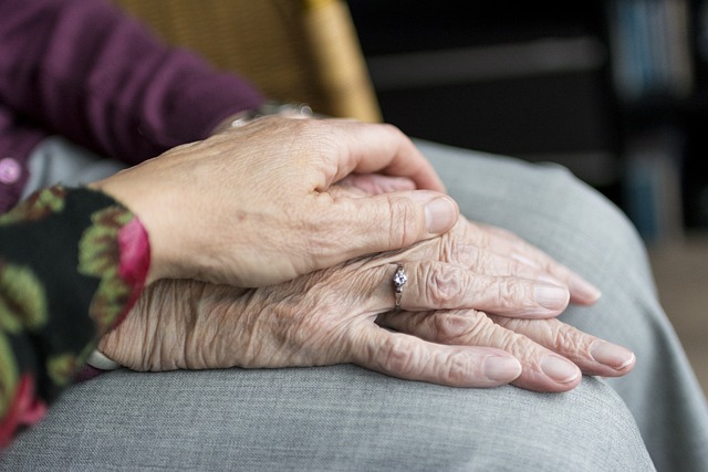 Pomocník na každém kroku: Využití hůle pro seniory v každodenním životě