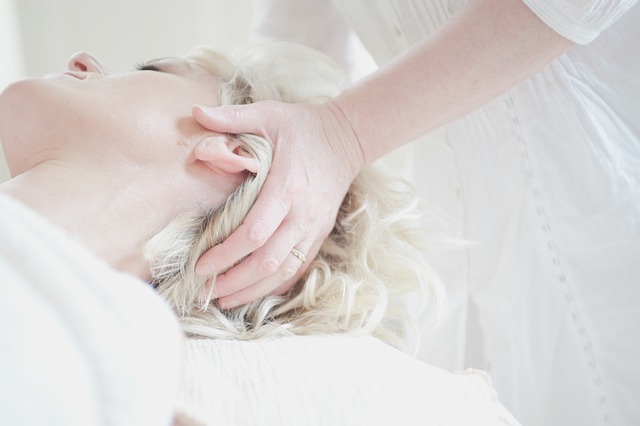 Léčebné masáže⁣ při zánětu dutin: Relaxace a‌ úleva od bolesti
