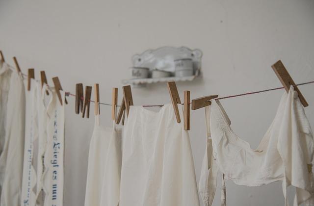 3. Několik osvědčených metod ⁣bělení prádla bez použití chemikálií
