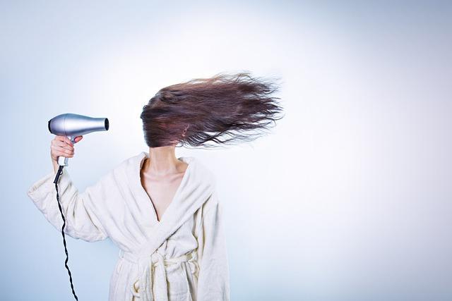 Prevence lámavých‌ konečků: Jak si udržet délku ⁣vlasů