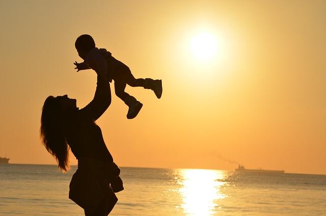 6. Vliv mateřství na důchod: Jak se mateřská dovolená a péče o děti promítají do důchodových práv žen