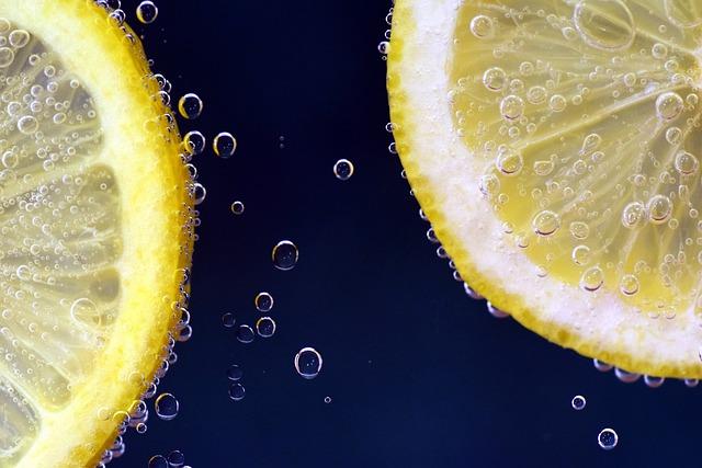 Med a‍ citronová šťáva: legendární​ kombinace proti‌ kašli